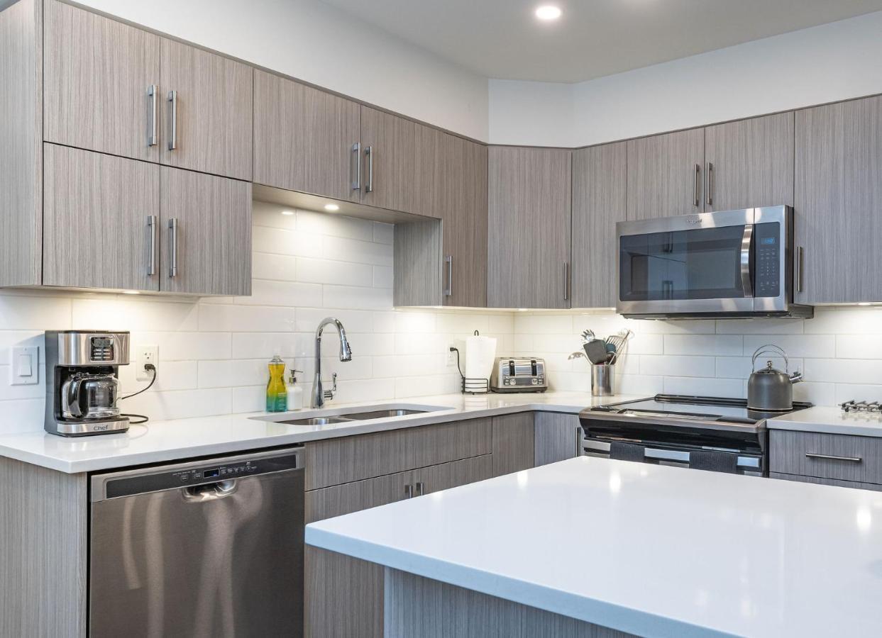 Apartament Alpine Escape By Revelstoke Vacations Zewnętrze zdjęcie