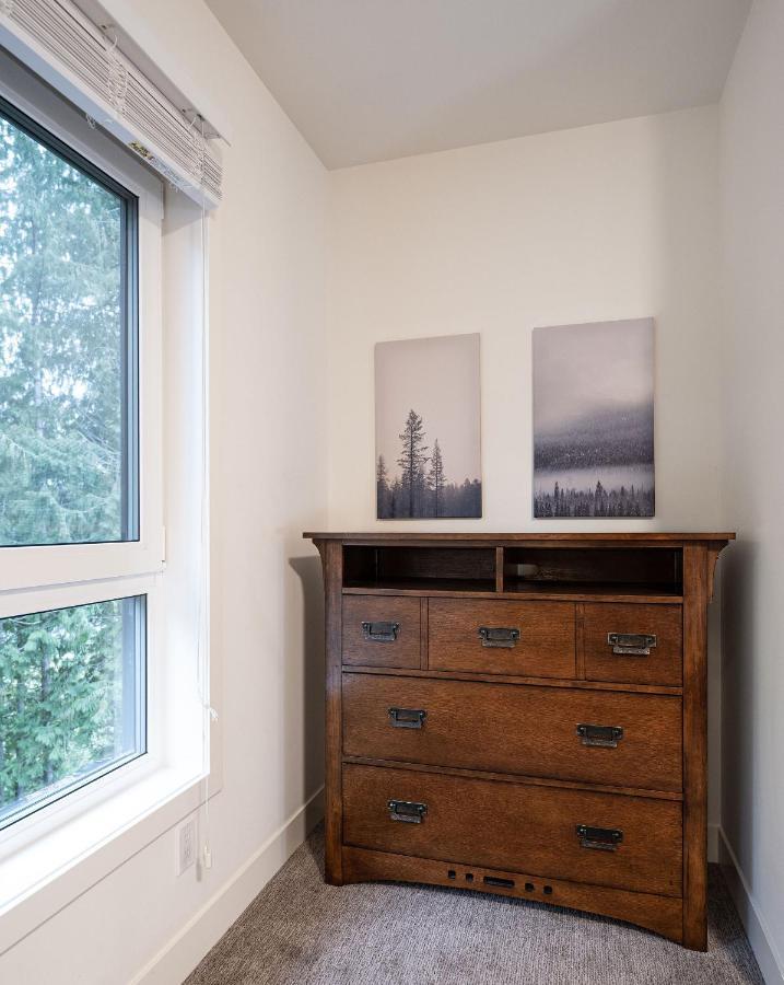 Apartament Alpine Escape By Revelstoke Vacations Zewnętrze zdjęcie